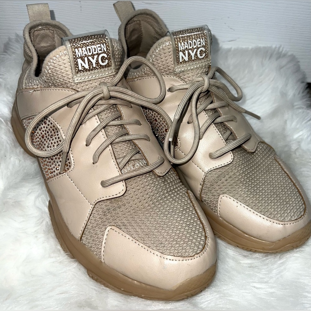 (READ) Steve Madden Fashion Sneakers Tennis Shoes Rhinestone Bling Beige Size 11